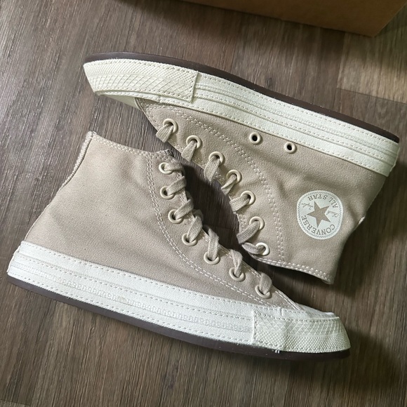 Beige Converse - Picture 1 of 16